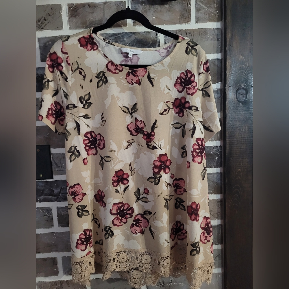 🔥 2 For $20 - Floral Short Sleeve Top